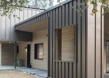 Siding mohler adams architects premoldeado residential leschi corrugated cladding clad residence horizontal hormigon paneling planting