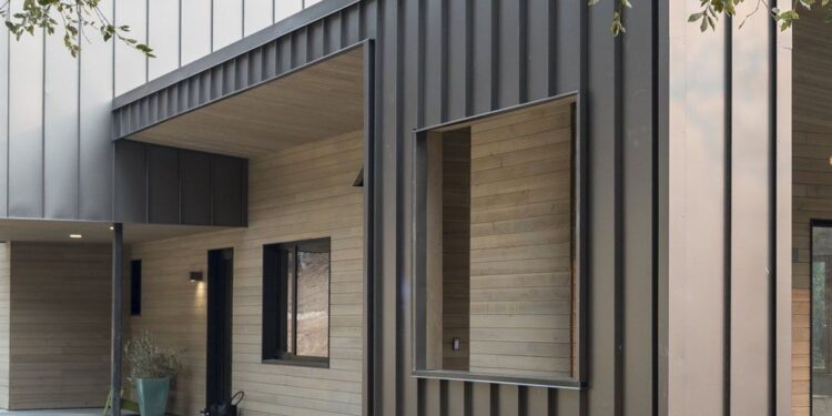 Siding mohler adams architects premoldeado residential leschi corrugated cladding clad residence horizontal hormigon paneling planting